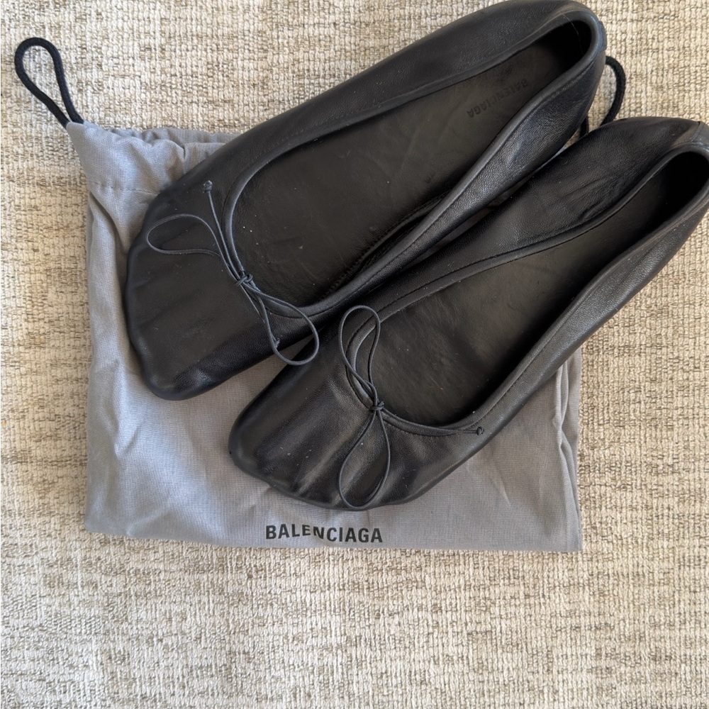 Balenciaga Black Leather Flats - Picture 3 of 4